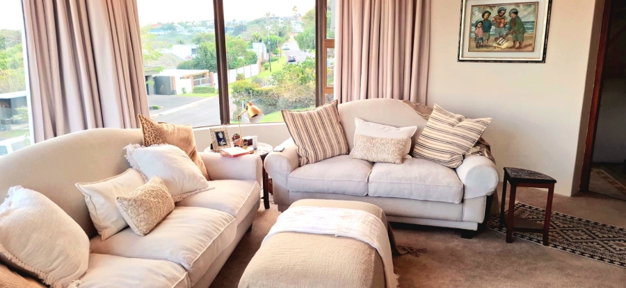 5 Bedroom Property for Sale in Beacon Bay Eastern Cape